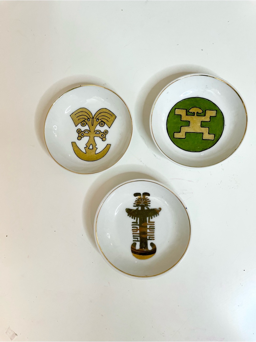 Decorative Ceramic Trinket Dishes - Green and Gold Emblem Set